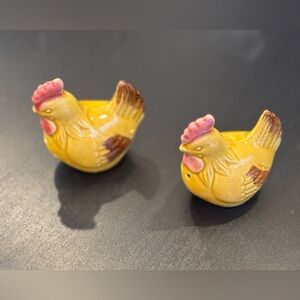 Vintage Japan Chicken Salt & Pepper Shakers Mustard Yellow